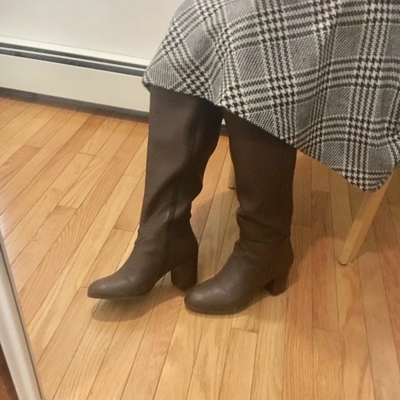 NWB Wide Calf brown boots (extended width) - Picture 4 of 8